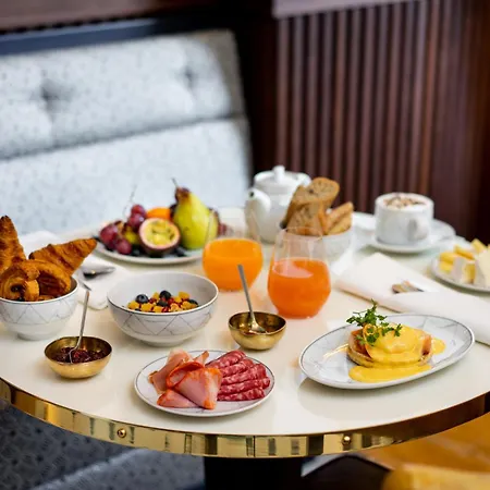 The One Monumental Palace Oporto