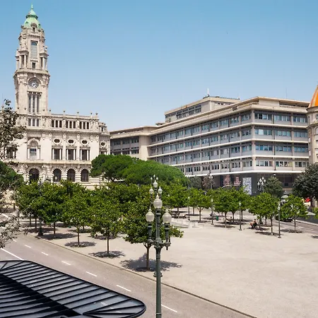 The One Monumental Palace Hotell