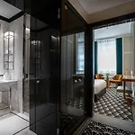 호텔 The One Monumental Palace 5*