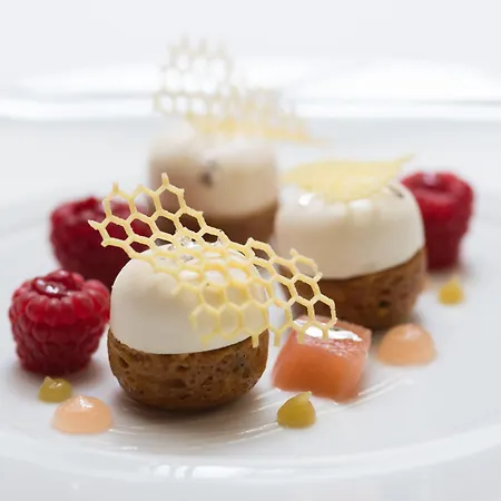 Отель The One Monumental Palace