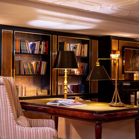 Отель The One Monumental Palace