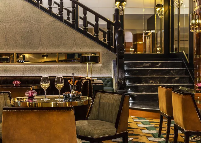 The One Monumental Palace Hotell