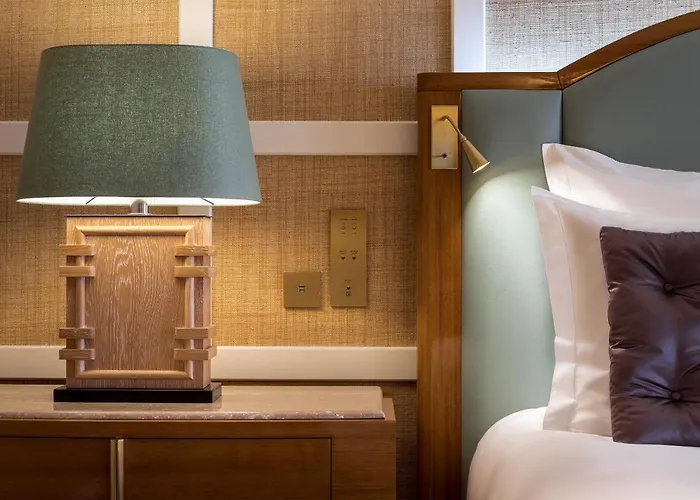 The One Monumental Palace Hotell