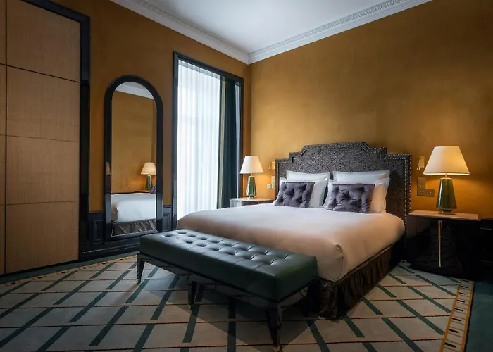 The One Monumental Palace Otel 5*