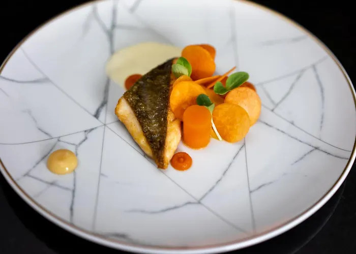 Otel The One Monumental Palace 5*