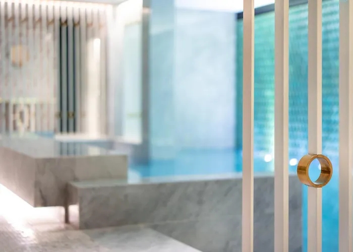 The One Monumental Palace Otel