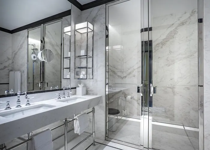 The One Monumental Palace Porto