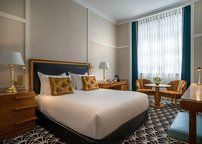 Otel The One Monumental Palace 5*