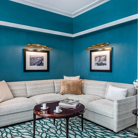 The One Monumental Palace Otel 5*