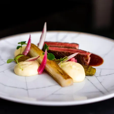 Otel The One Monumental Palace 5*