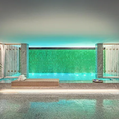 The One Monumental Palace Otel