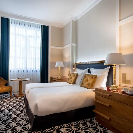 The One Monumental Palace Otel 5*