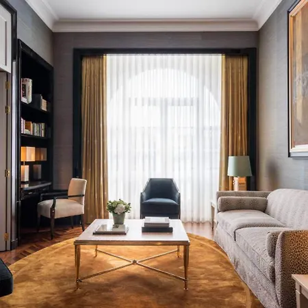 The One Monumental Palace 5* Porto